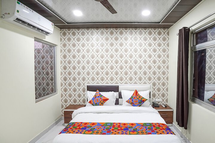 Room 10 of 28