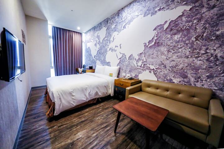 Room 53 of 98