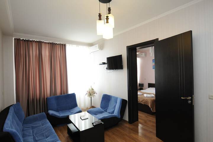 Hotel White