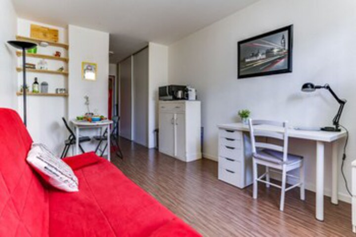 Room 4 of 11