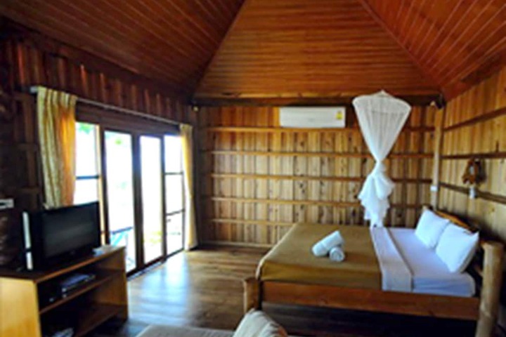 Room 13 of 70