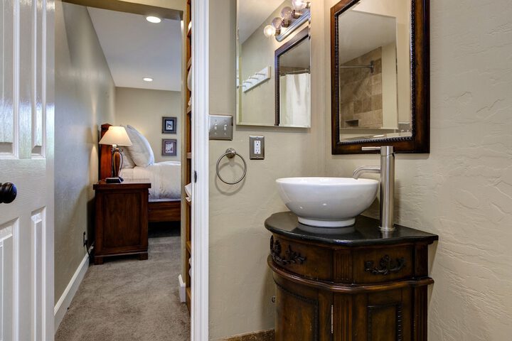 Room 15 of 46