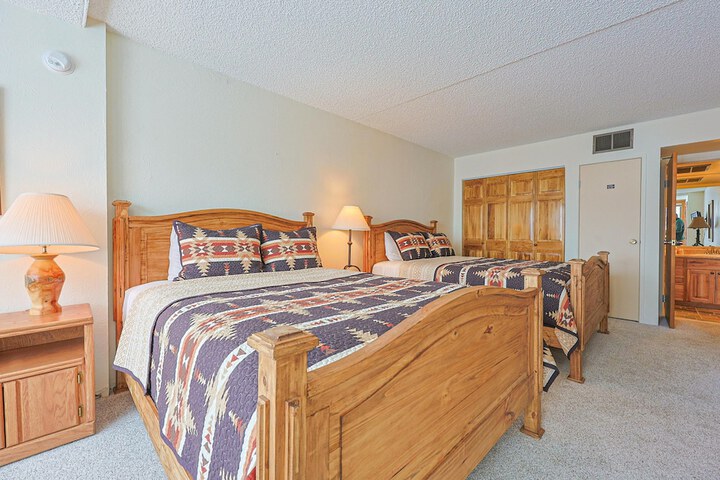 Room 10 of 42