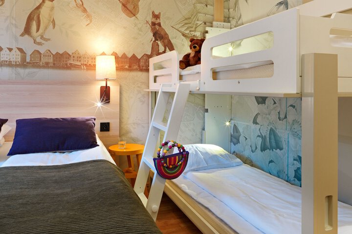 Room 10 of 39