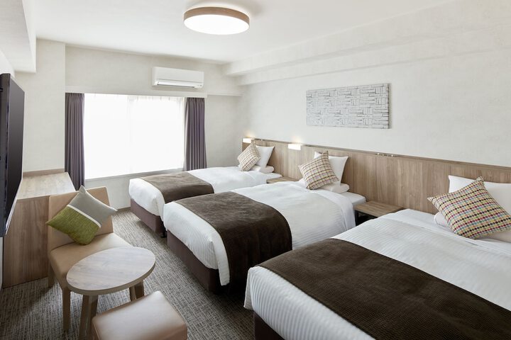 Room 8 of 40