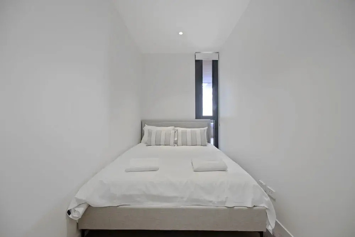 Room 2 of 11