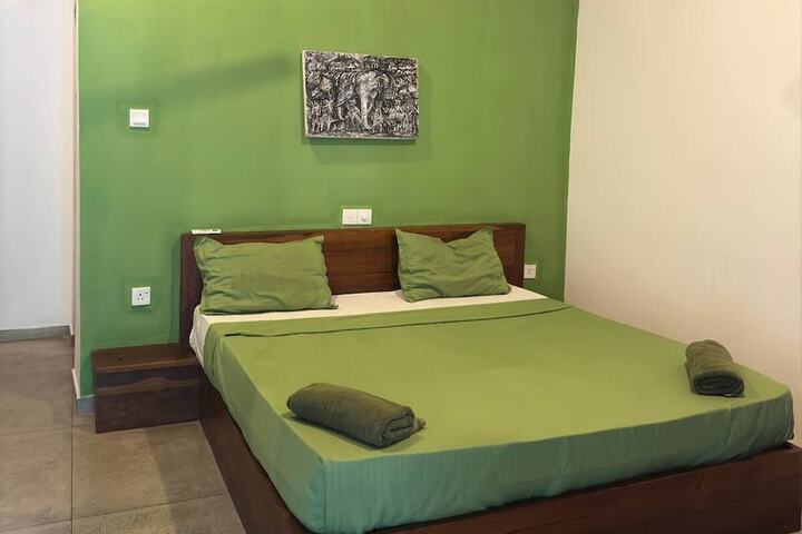 Room 2 of 34