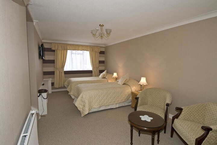 Room 3 of 32
