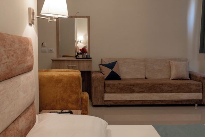 Room 21 of 156