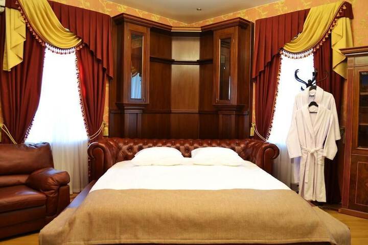 Room 17 of 53