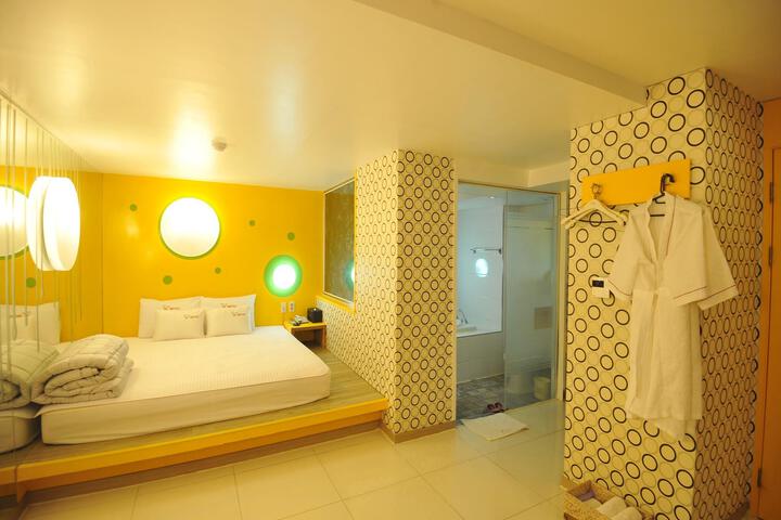 Room 3 of 7