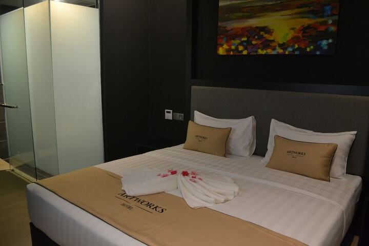 Room 15 of 73