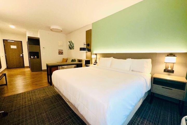 Room 6 of 29