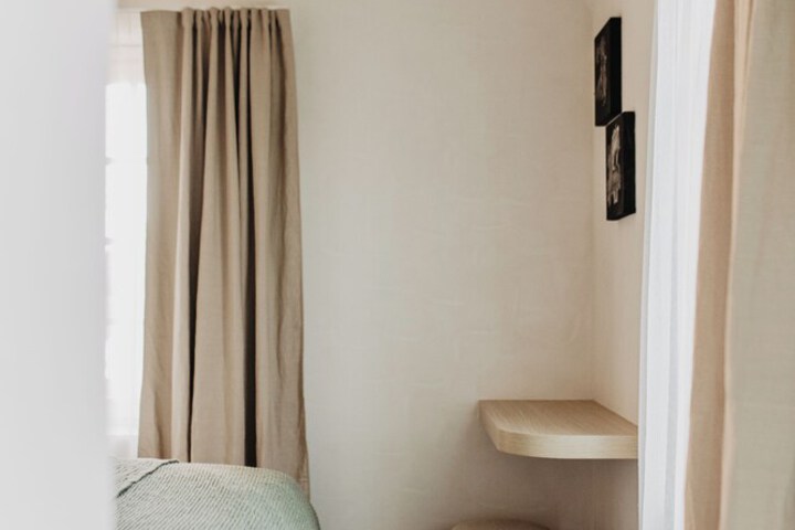 Room 14 of 65