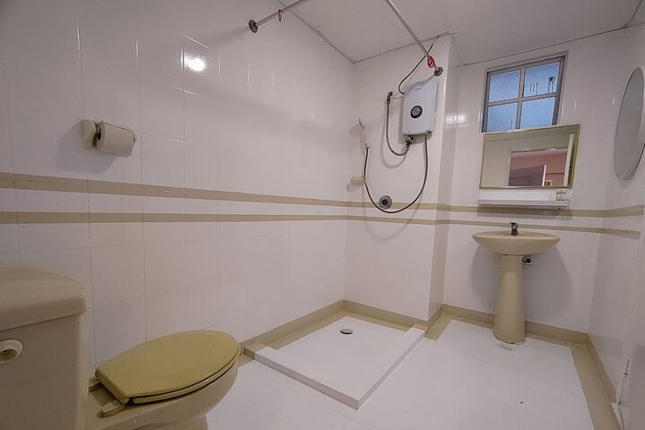 Room 124 of 131