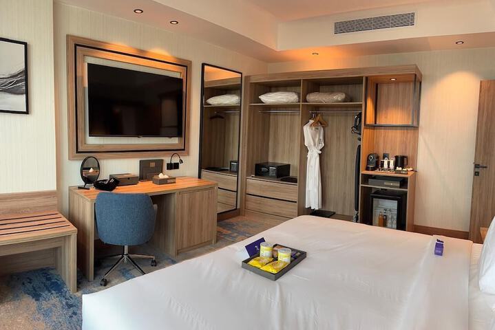 Room 15 of 86