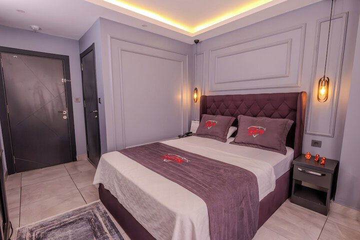 Room 27 of 49