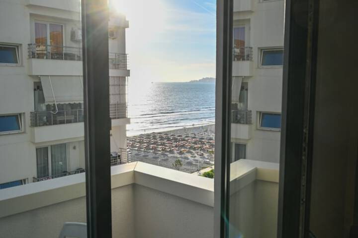Room 15 of 207
