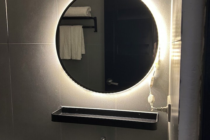 Room 27 of 50