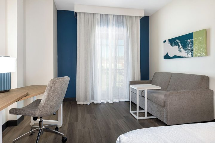 Room 10 of 24