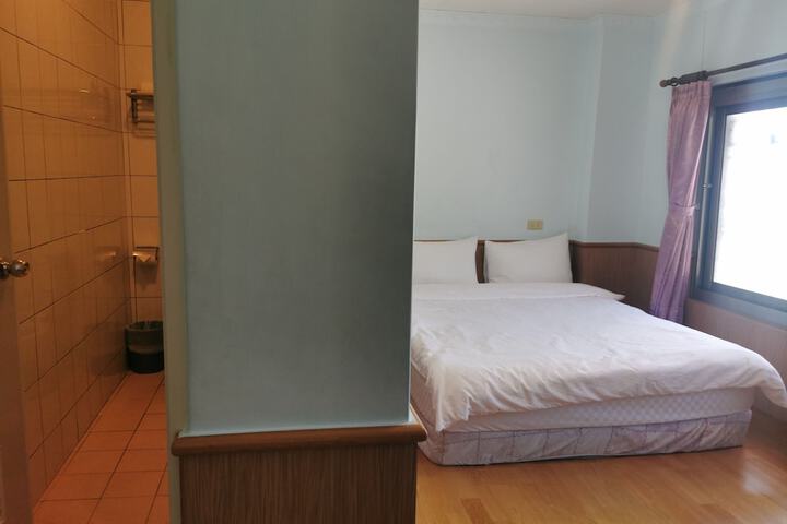 Room 27 of 91