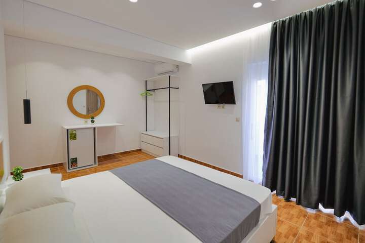Room 3 of 22