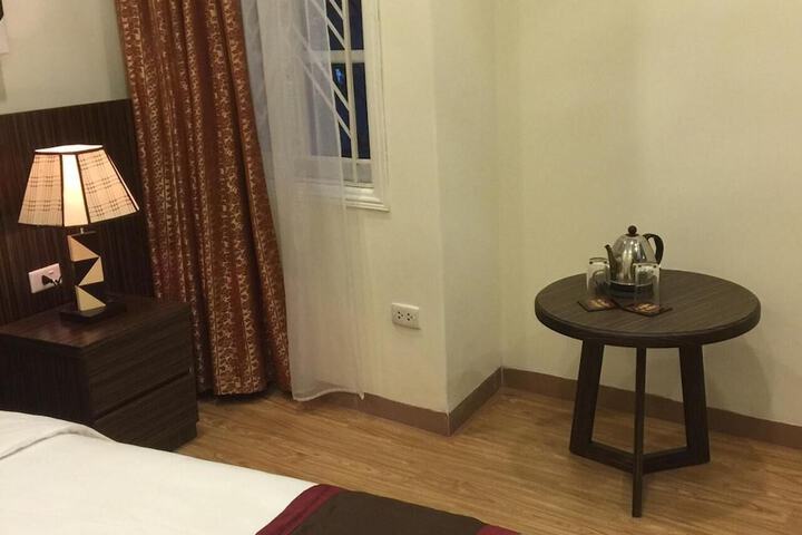 Room 13 of 27