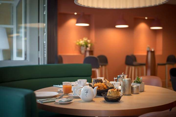 Breakfast/Coffee Service 59 of 81