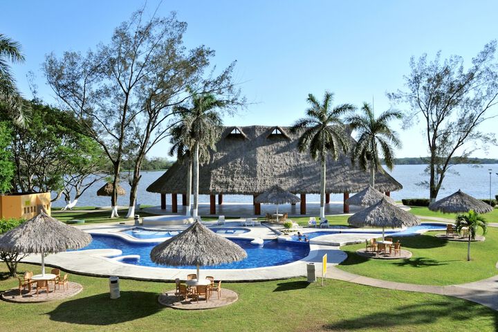 Pools & Facilities