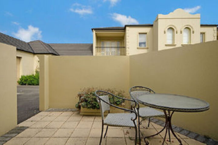Terrace/Patio 12 of 12