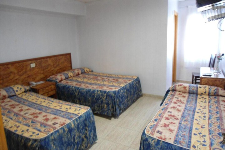 Room 9 of 30