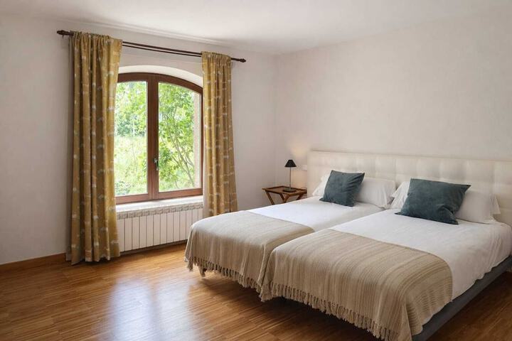 Room 3 of 11