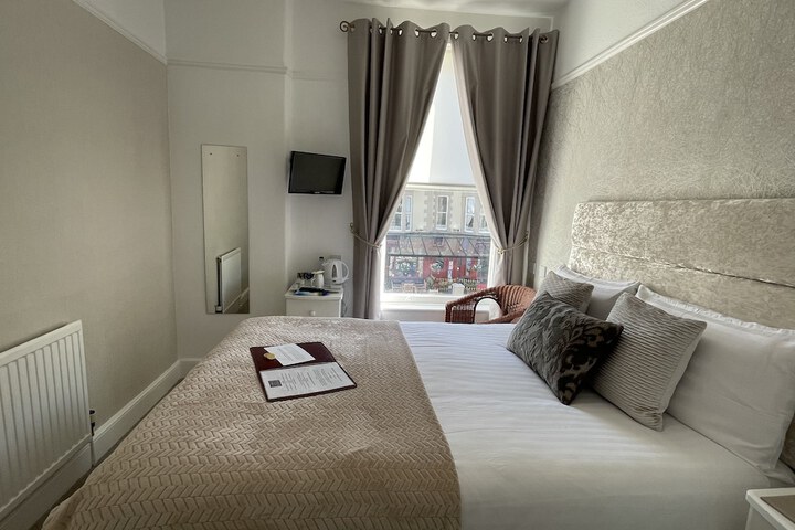 Room 30 of 60