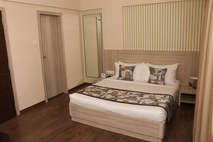 Room 18 of 27