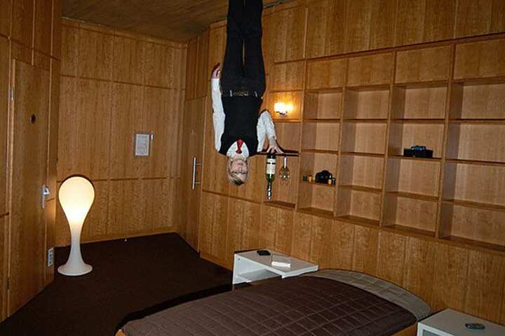 Room 13 of 39