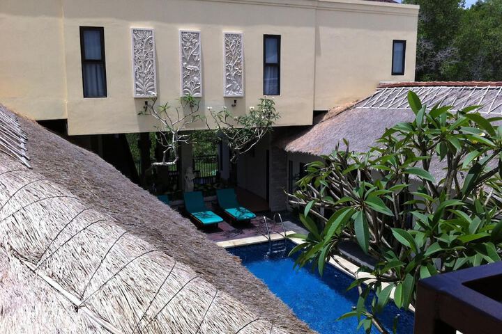 Pool Hotel
