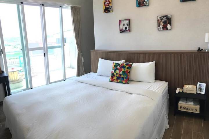 Room 12 of 18