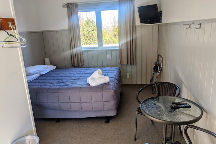 Room 5 of 38