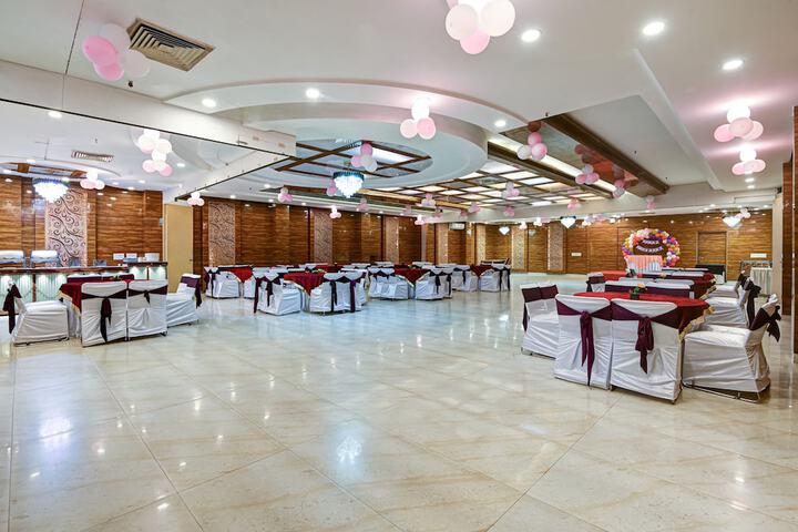 Ballroom/Hall 102 of 130