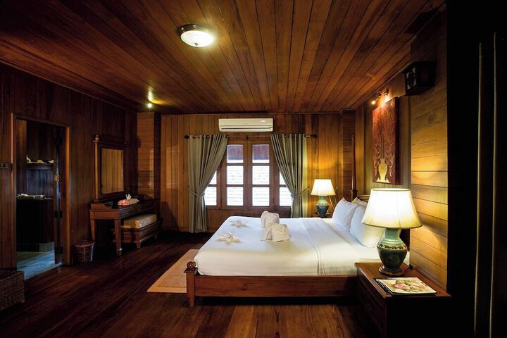 Room 33 of 79