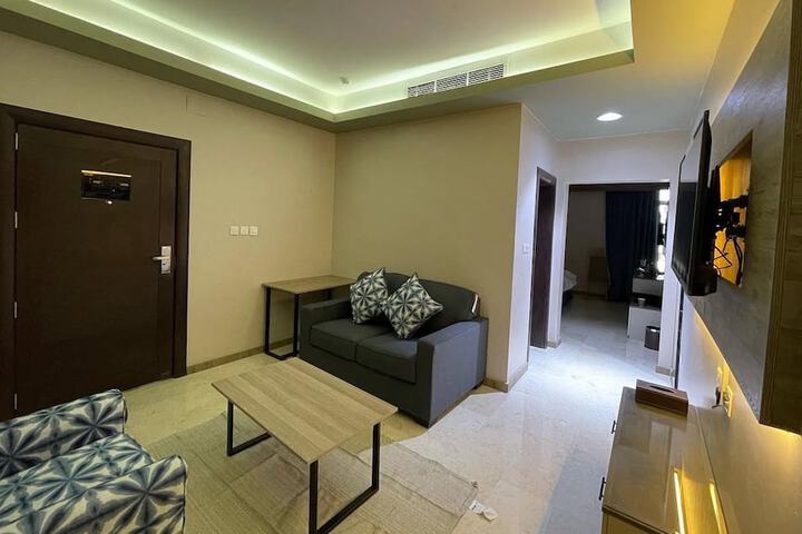 Room 7 of 9