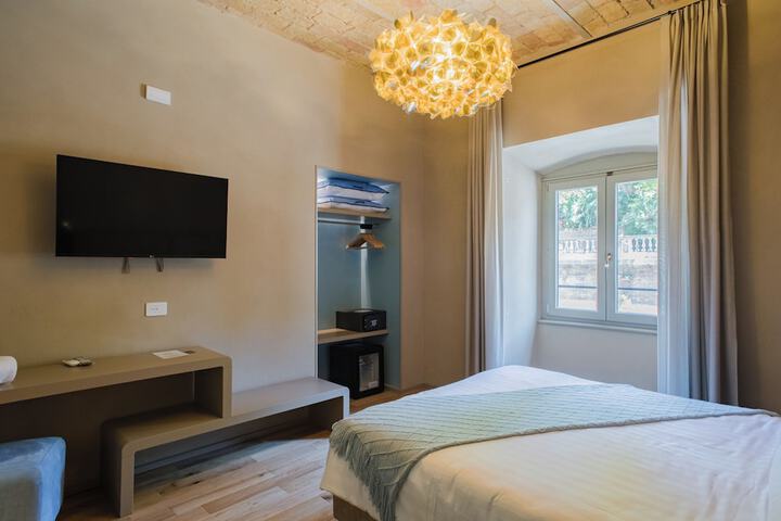 Room 48 of 163