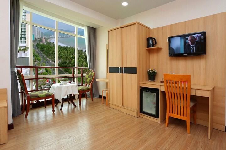 Room 11 of 50