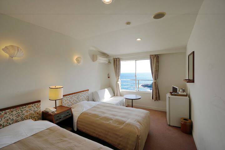 Room 5 of 31