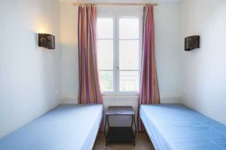 Room 51 of 228