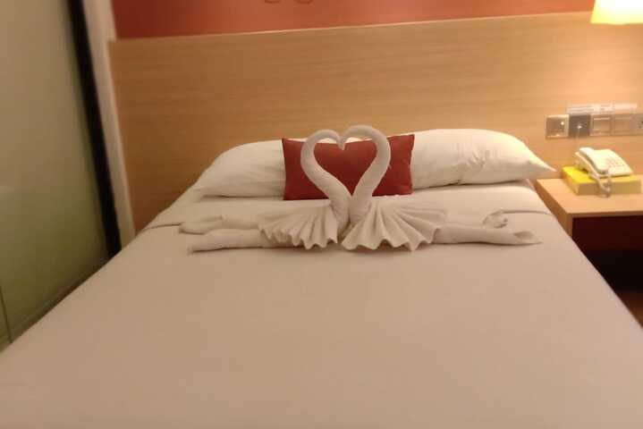 Room 10 of 30