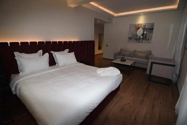 Room 13 of 53