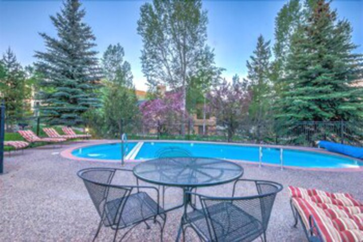Pool 22 of 39