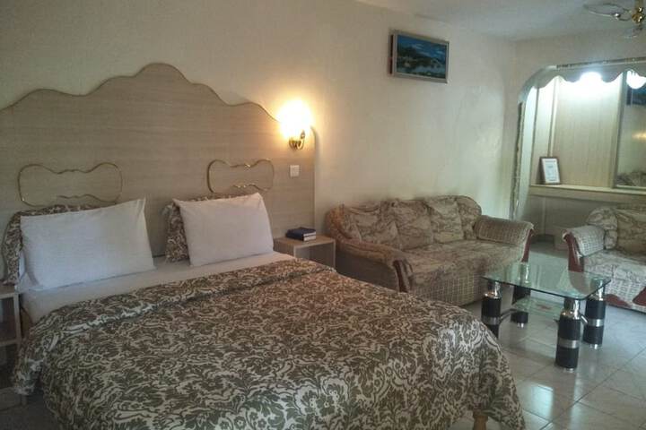 Room 4 of 34