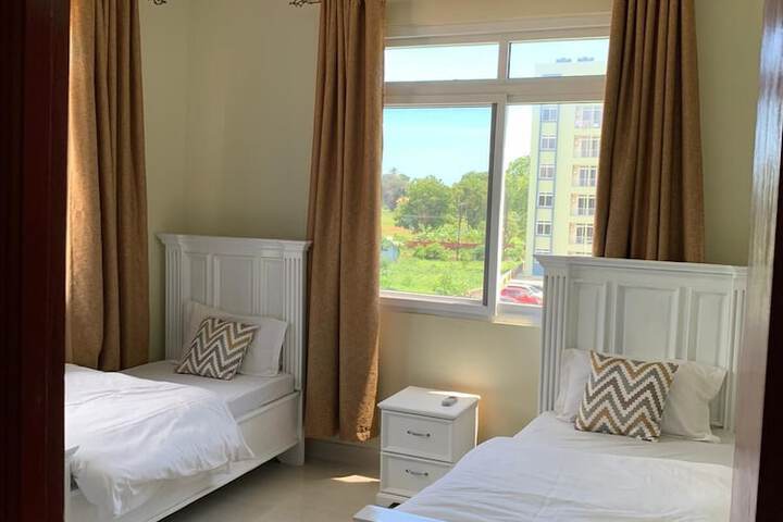 Room 7 of 33